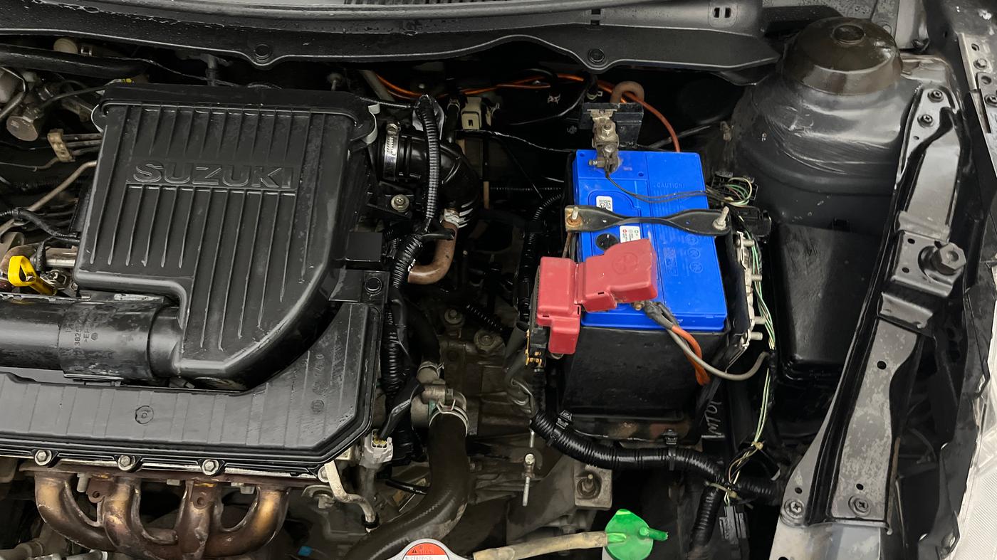 2015 Maruti Swift LXI (O), Petrol, Manual, 59,840 km, Engine View - Left