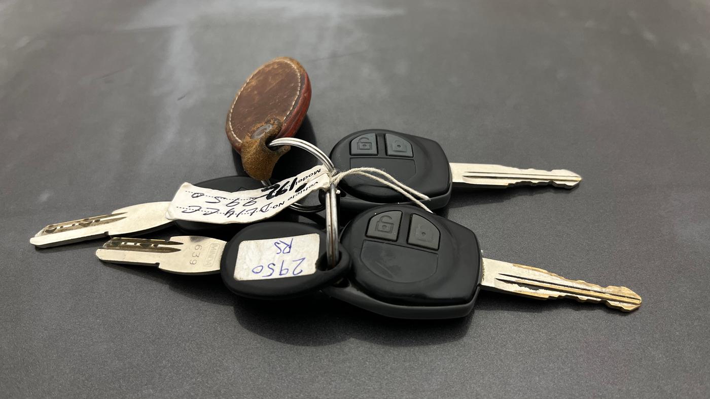 2015 Maruti Swift LXI (O), Petrol, Manual, 59,840 km, Key Close Up