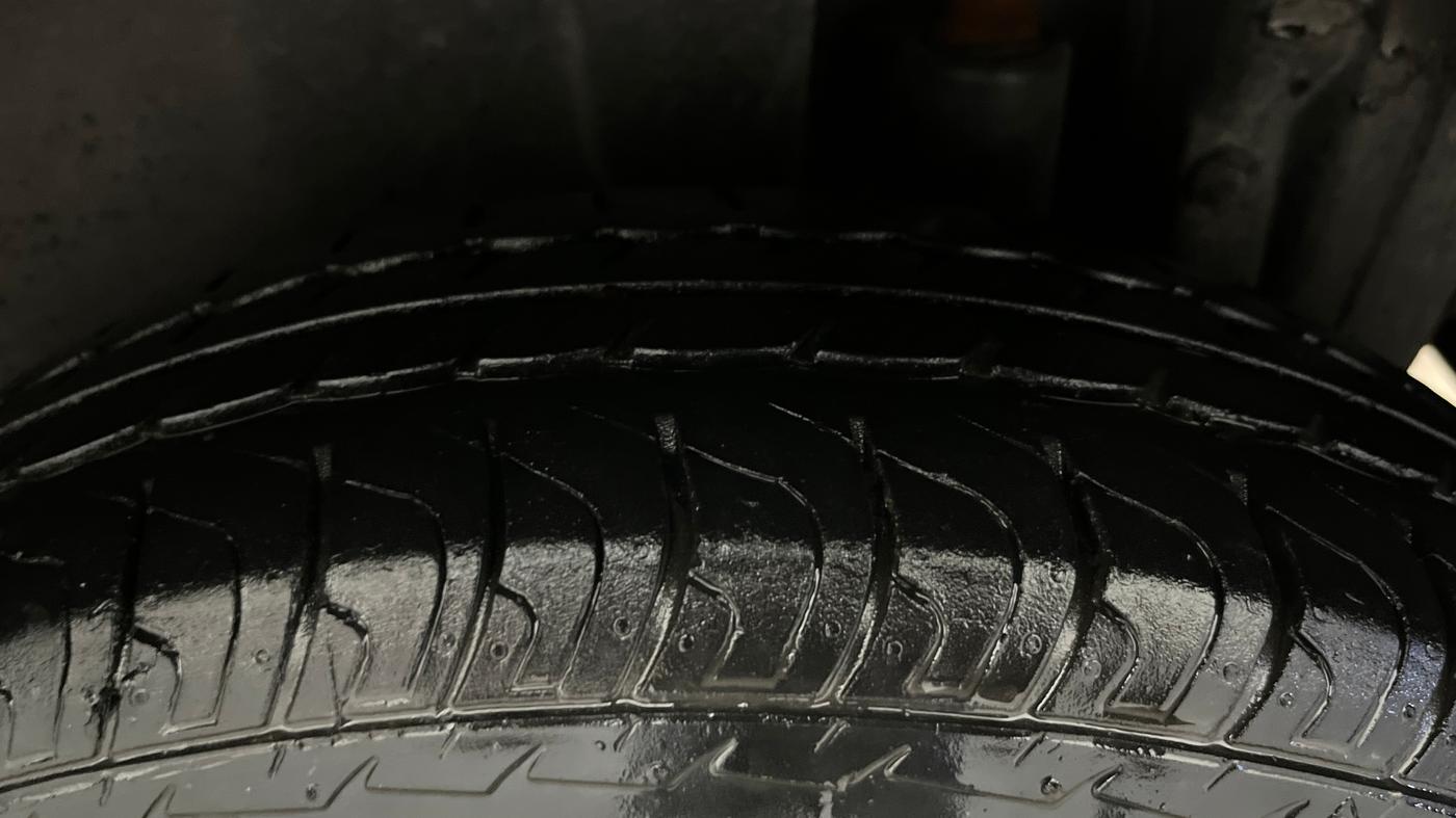 2015 Maruti Swift LXI (O), Petrol, Manual, 59,840 km, Left Rear Tyre Tread