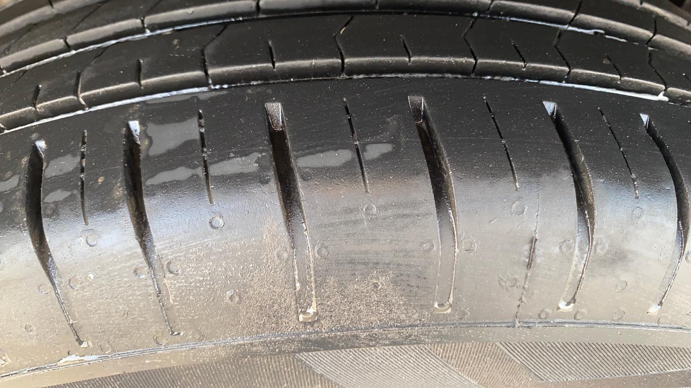 2022 Mahindra XUV300 W6 1.2 PETROL, Petrol, Manual, 19,471 km, Right Rear Tyre Tread