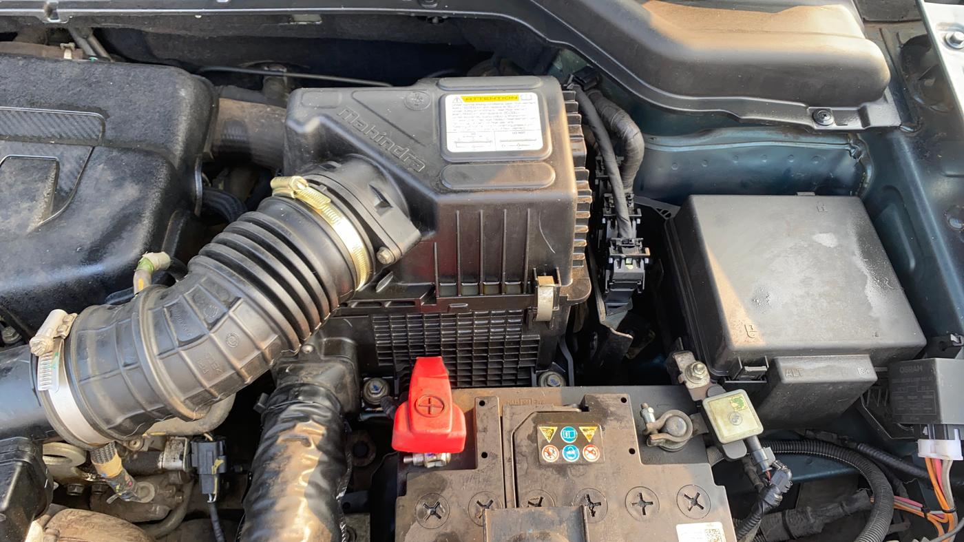 2022 Mahindra XUV300 W6 1.2 PETROL, Petrol, Manual, 19,471 km, Engine View - Left