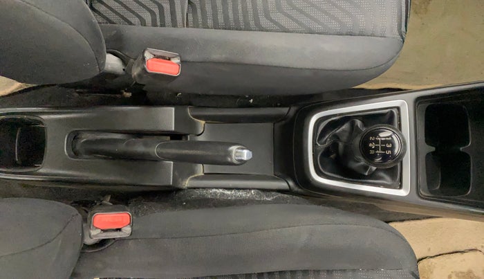 2019 Maruti Swift VXI, Petrol, Manual, 1,22,723 km, Gear Lever