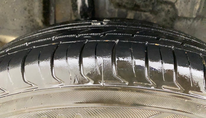 2019 Maruti Swift VXI, Petrol, Manual, 1,22,723 km, Right Rear Tyre Tread