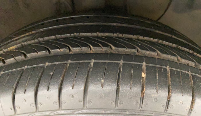 2017 Hyundai Elite i20 ASTA 1.2 (O), Petrol, Manual, 36,139 km, Right Front Tyre Tread