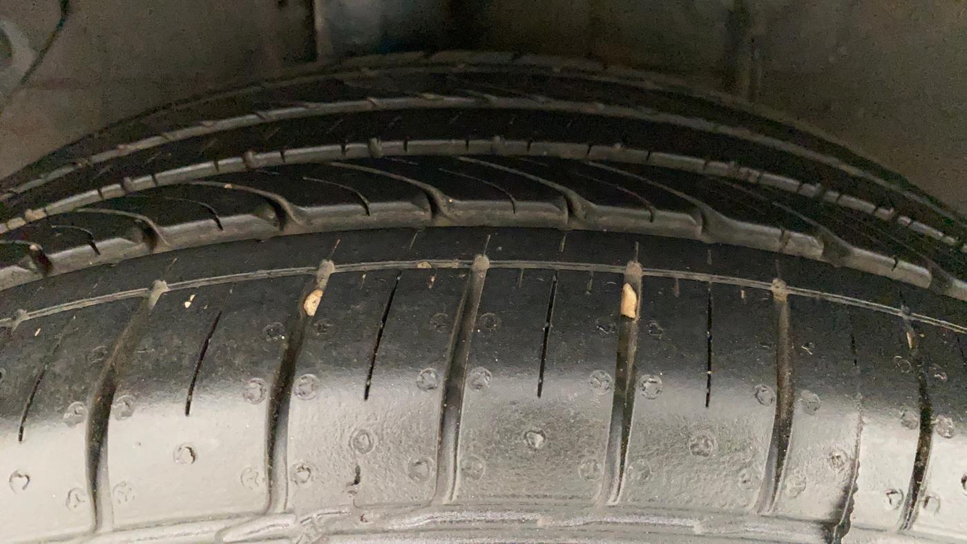 2017 Hyundai Elite i20 ASTA 1.2 (O), Petrol, Manual, 36,139 km, Right Rear Tyre Tread
