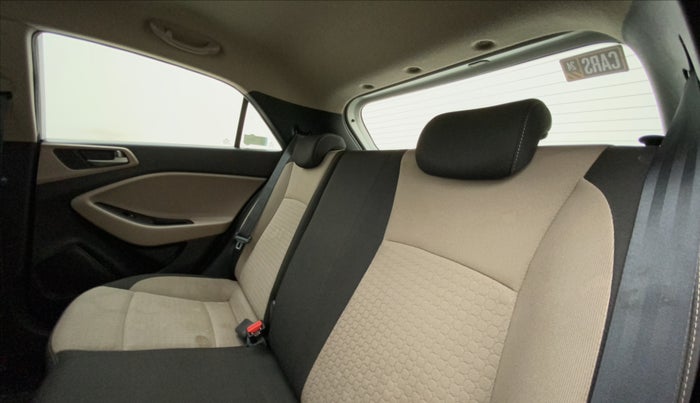 2017 Hyundai Elite i20 ASTA 1.2 (O), Petrol, Manual, 36,139 km, Right Side Rear Door Cabin