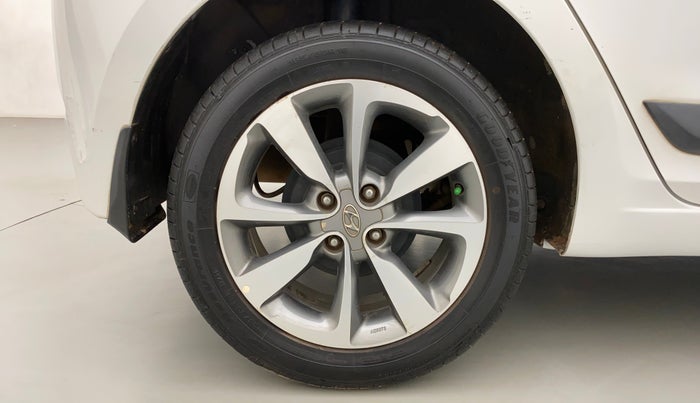 2017 Hyundai Elite i20 ASTA 1.2 (O), Petrol, Manual, 36,139 km, Right Rear Wheel