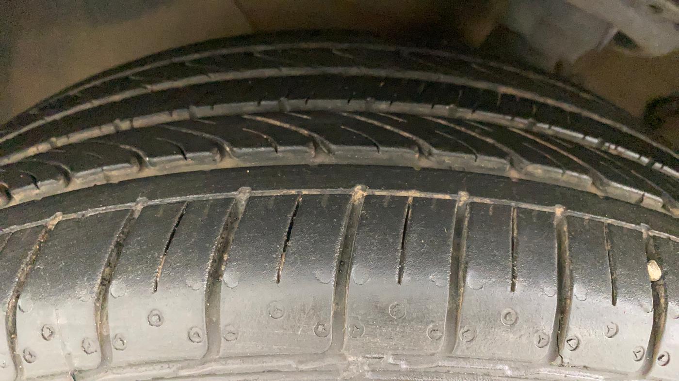 2017 Hyundai Elite i20 ASTA 1.2 (O), Petrol, Manual, 36,139 km, Left Front Tyre Tread