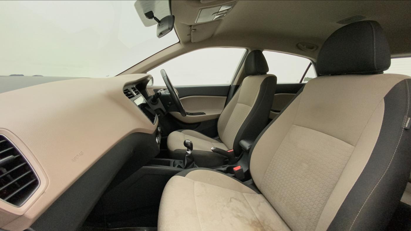 2017 Hyundai Elite i20 ASTA 1.2 (O), Petrol, Manual, 36,139 km, Right Side Front Door Cabin