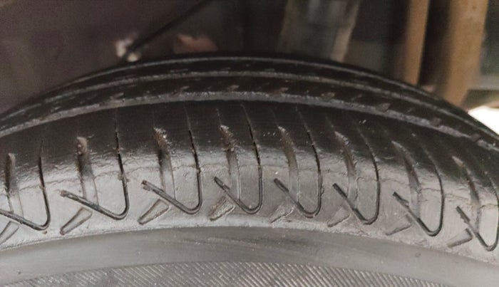 2014 Datsun Go T, Petrol, Manual, 56,582 km, Left Rear Tyre Tread