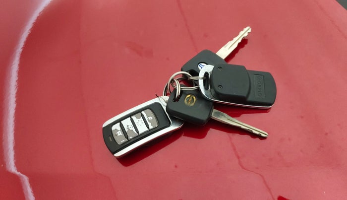 2014 Datsun Go T, Petrol, Manual, 56,582 km, Key Close Up