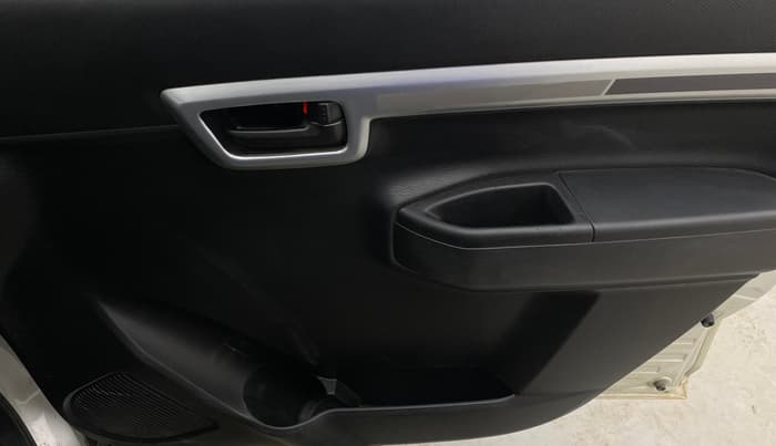 2019 Maruti S PRESSO VXI PLUS AMT, Petrol, Automatic, 55,333 km, Driver Side Door Panels Control
