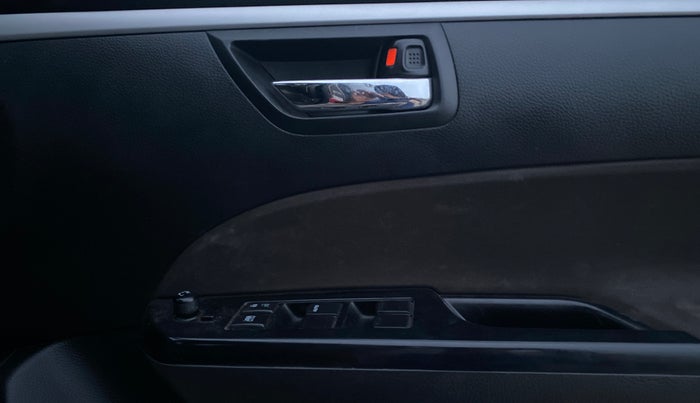 2017 Maruti Swift VXI, Petrol, Manual, 26,489 km, Driver Side Door Panels Control