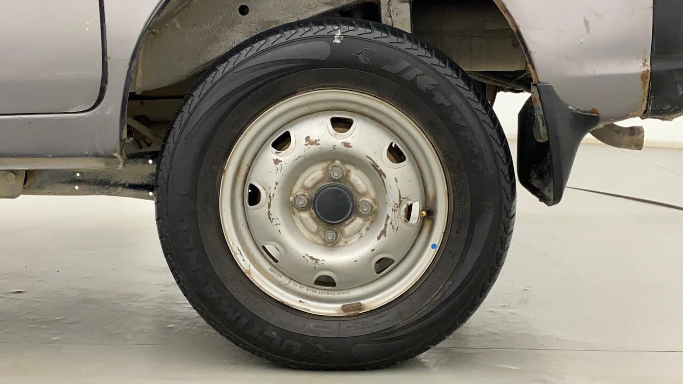 2018 Maruti Eeco 5 STR WITH A/C+HTR CNG, CNG, Manual, 1,02,874 km, Left Rear Wheel