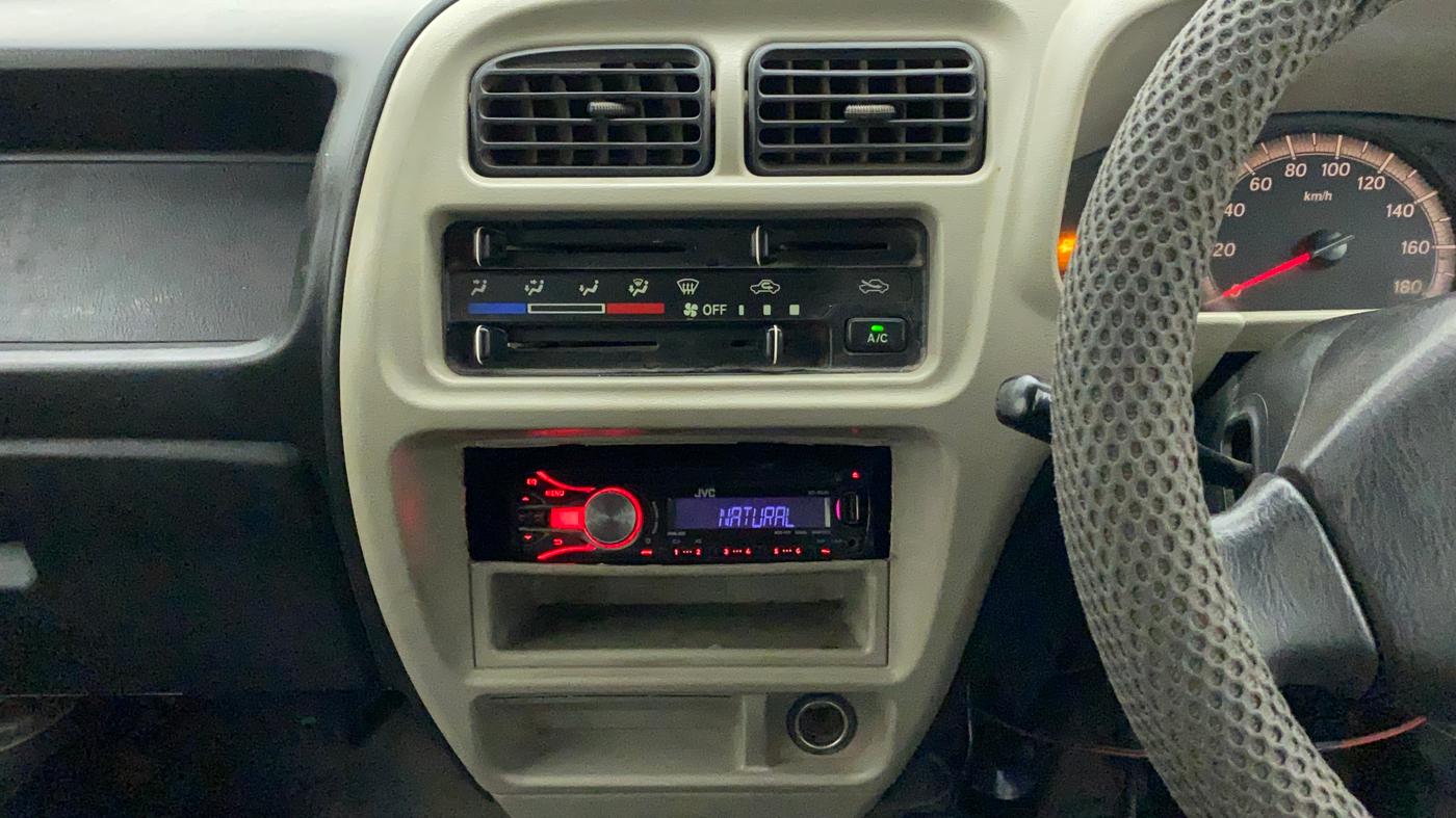 2018 Maruti Eeco 5 STR WITH A/C+HTR CNG, CNG, Manual, 1,02,874 km, Air Conditioner