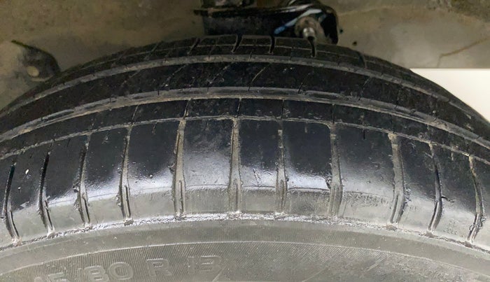 2018 Maruti Eeco 5 STR WITH A/C+HTR CNG, CNG, Manual, 1,02,874 km, Right Front Tyre Tread