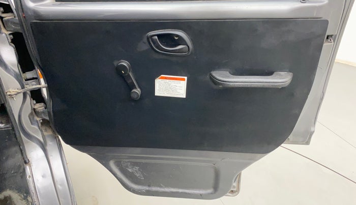 2018 Maruti Eeco 5 STR WITH A/C+HTR CNG, CNG, Manual, 1,02,874 km, Driver Side Door Panels Control