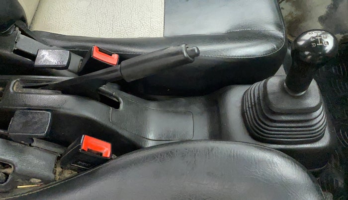 2018 Maruti Eeco 5 STR WITH A/C+HTR CNG, CNG, Manual, 1,02,874 km, Gear Lever