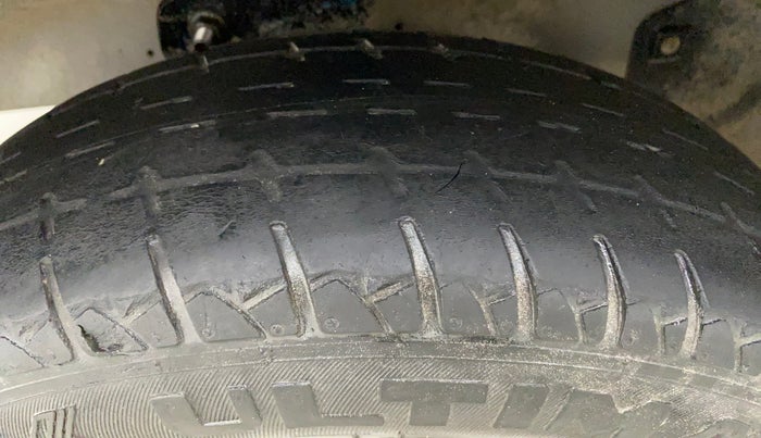 2018 Maruti Eeco 5 STR WITH A/C+HTR CNG, CNG, Manual, 1,02,874 km, Left Front Tyre Tread