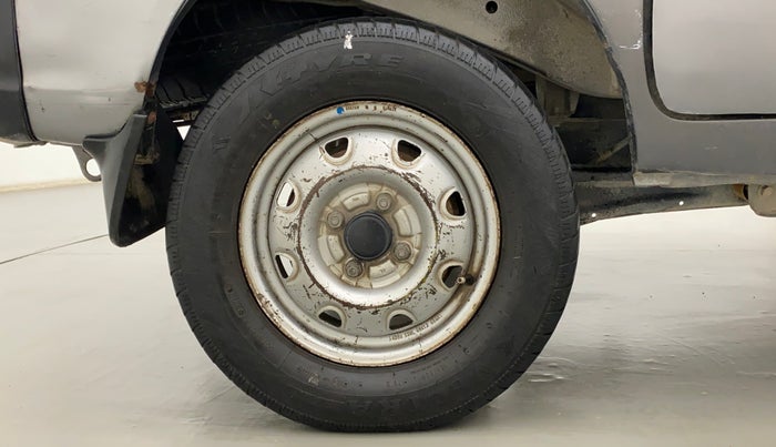 2018 Maruti Eeco 5 STR WITH A/C+HTR CNG, CNG, Manual, 1,02,874 km, Right Rear Wheel