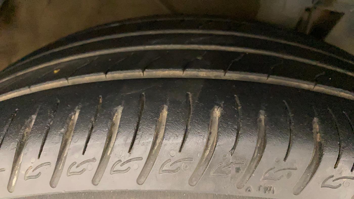 2020 KIA SONET GTX PLUS 1.5 AT, Diesel, Automatic, 36,280 km, Right Front Tyre Tread