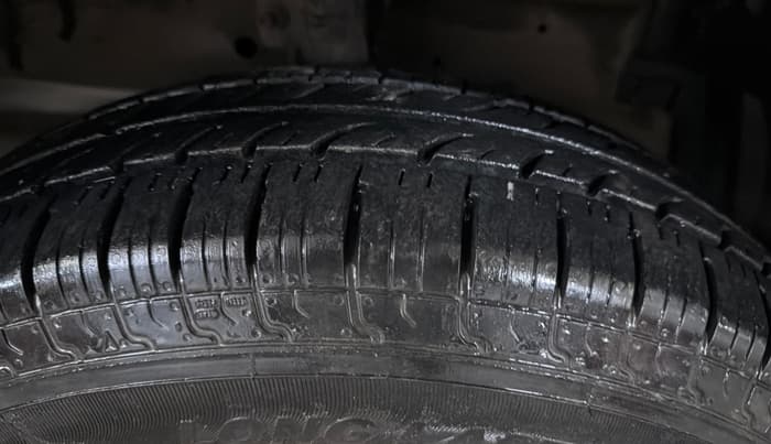 2015 Maruti Swift Dzire LXI (O), Petrol, Manual, 80,101 km, Right Front Tyre Tread