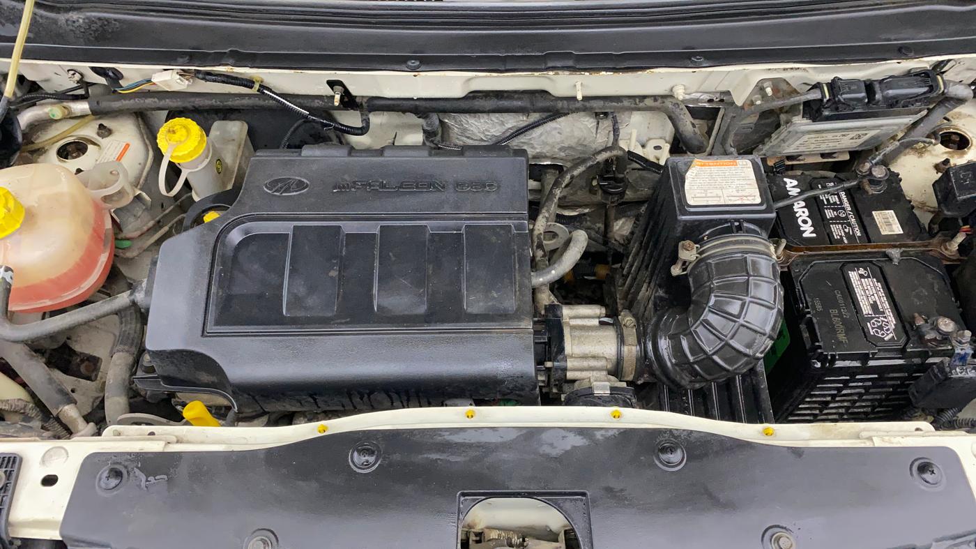 2016 Mahindra Kuv100 K8 5 STR, Petrol, Manual, 24,538 km, Engine View