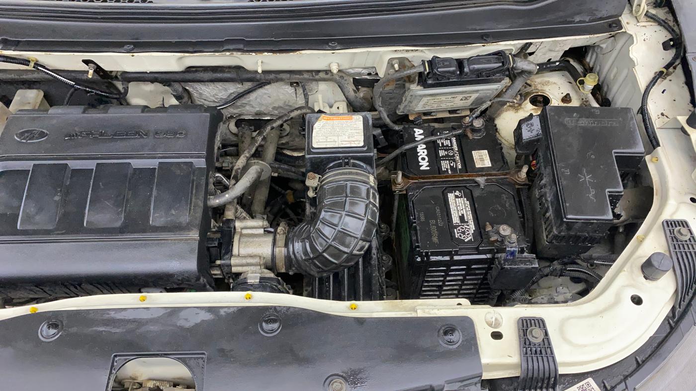 2016 Mahindra Kuv100 K8 5 STR, Petrol, Manual, 24,538 km, Engine View - Left
