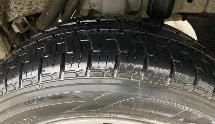 2016 Mahindra Kuv100 K8 5 STR, Petrol, Manual, 24,487 km, Left Rear Tyre Tread