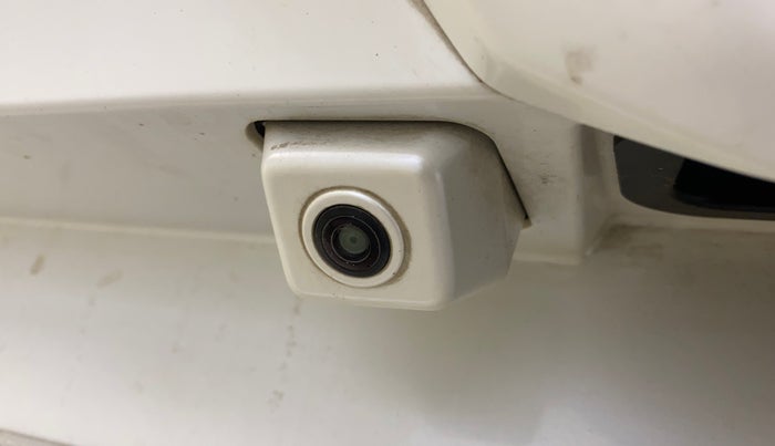 2021 Mahindra XUV700 AX 7 LUXURY D AT 7 STR, Diesel, Automatic, 92,703 km, Parking Camera