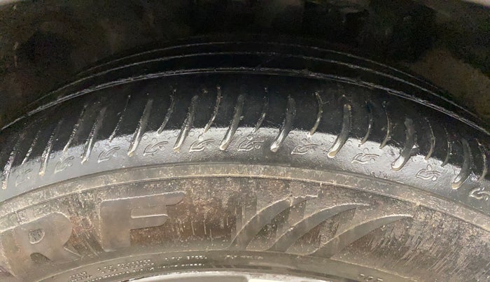 2021 Mahindra XUV700 AX 7 LUXURY D AT 7 STR, Diesel, Automatic, 92,703 km, Left Front Tyre Tread