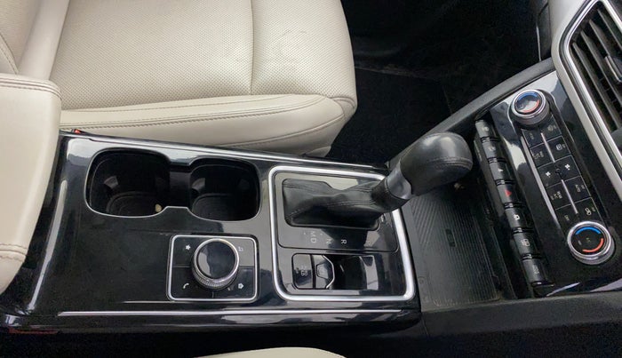 2021 Mahindra XUV700 AX 7 LUXURY D AT 7 STR, Diesel, Automatic, 92,703 km, Gear Lever