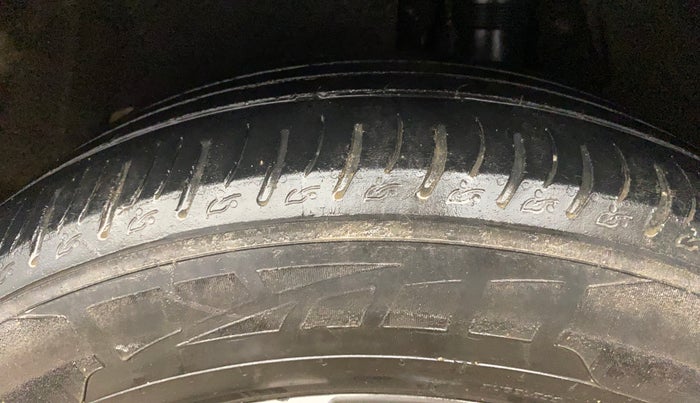 2021 Mahindra XUV700 AX 7 LUXURY D AT 7 STR, Diesel, Automatic, 92,703 km, Left Rear Tyre Tread