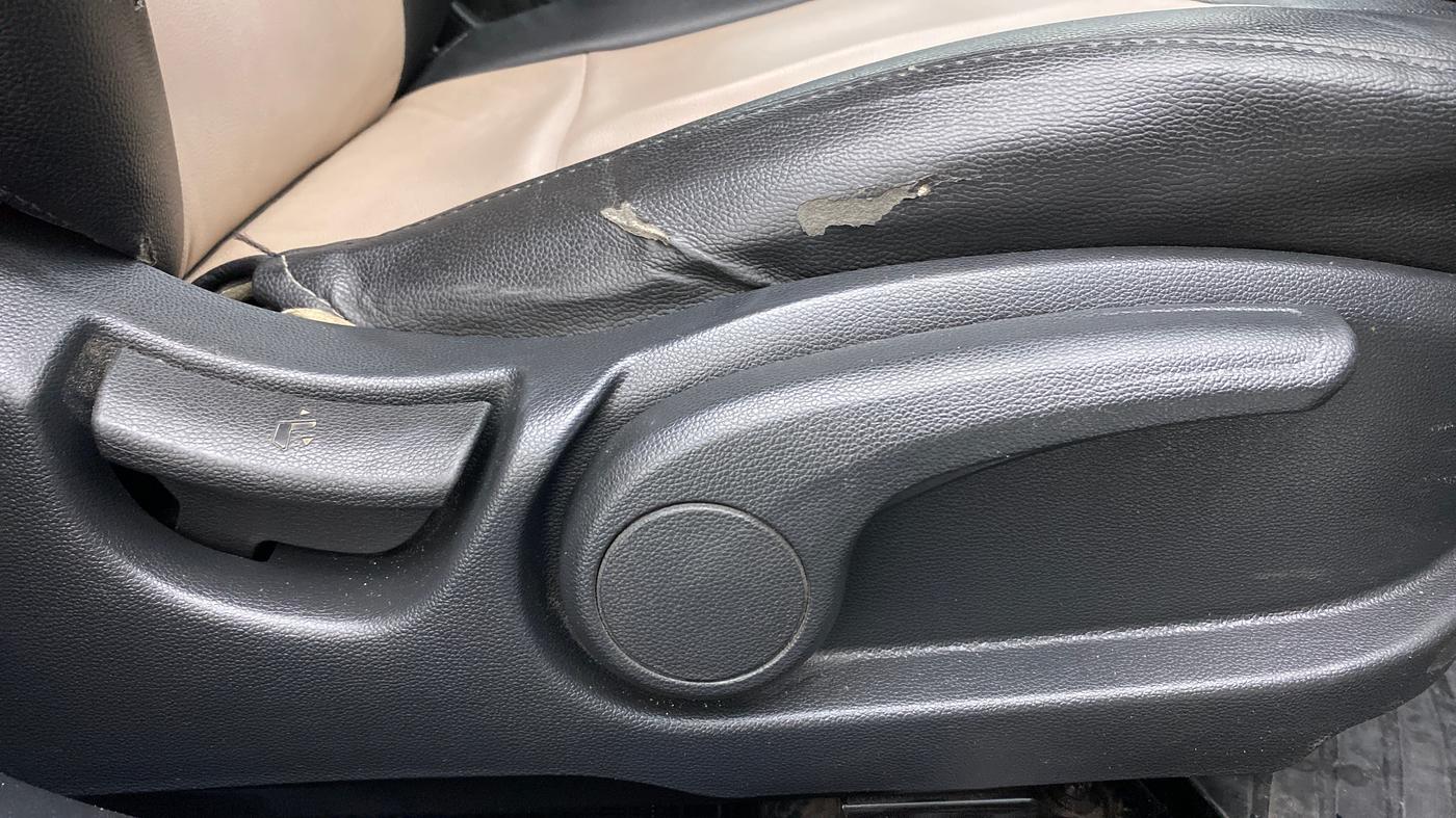 2018 Hyundai Elite i20 ASTA 1.2, Petrol, Manual, 50,706 km, Driver Side Adjustment Panel