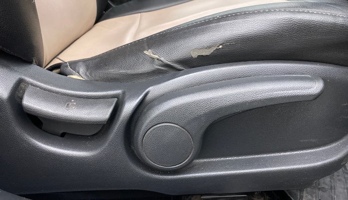 2018 Hyundai Elite i20 ASTA 1.2, Petrol, Manual, 50,706 km, Driver Side Adjustment Panel