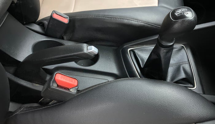 2018 Hyundai Elite i20 ASTA 1.2, Petrol, Manual, 50,706 km, Gear Lever
