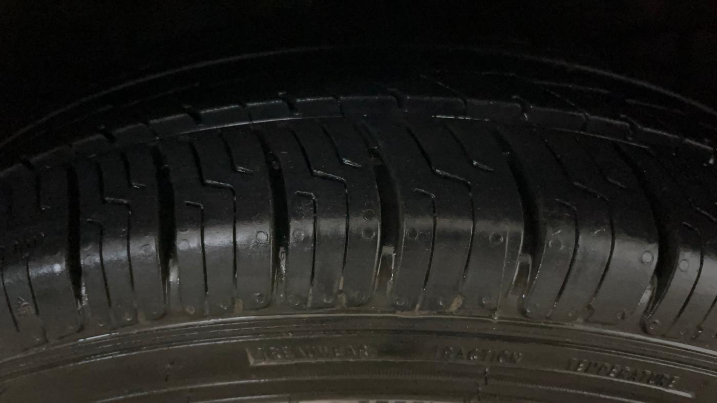 2018 Honda Amaze 1.2L I-VTEC VX, CNG, Manual, 52,071 km, Right Front Tyre Tread