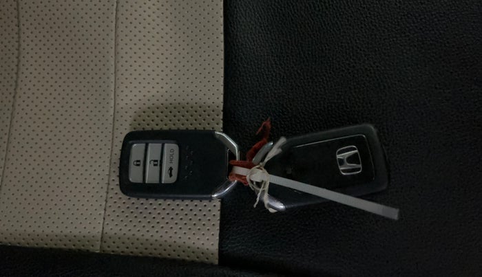 2018 Honda Amaze 1.2L I-VTEC VX, CNG, Manual, 52,071 km, Key Close Up