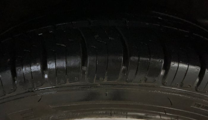 2018 Honda Amaze 1.2L I-VTEC VX, CNG, Manual, 52,071 km, Right Rear Tyre Tread