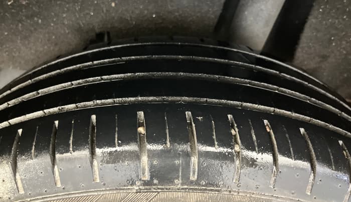 2021 Maruti Baleno ZETA PETROL 1.2, Petrol, Manual, 1,02,601 km, Left Rear Tyre Tread