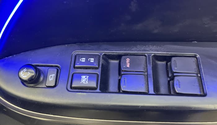 2021 Maruti Baleno ZETA PETROL 1.2, Petrol, Manual, 1,02,601 km, Driver Side Door Panels Control
