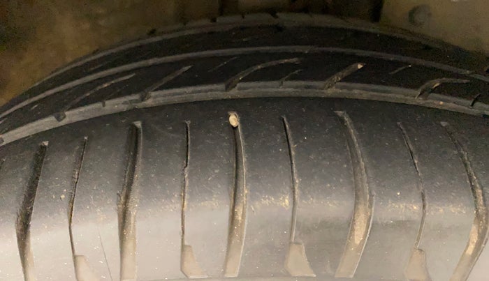 2010 Honda City 1.5L I-VTEC S MT, Petrol, Manual, 1,31,142 km, Right Front Tyre Tread