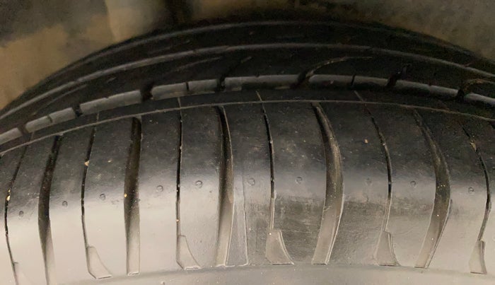 2010 Honda City 1.5L I-VTEC S MT, Petrol, Manual, 1,31,142 km, Right Rear Tyre Tread