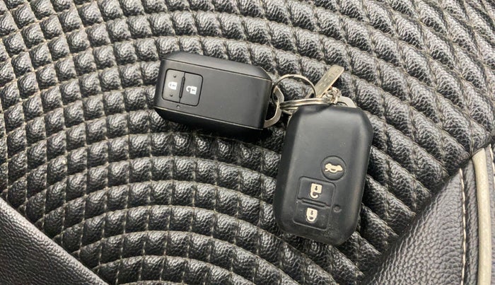 2020 Maruti Baleno ZETA PETROL 1.2, Petrol, Manual, 57,158 km, Key Close Up