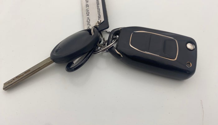 2023 Tata PUNCH ADVENTURE MT, Petrol, Manual, 44,537 km, Key Close Up