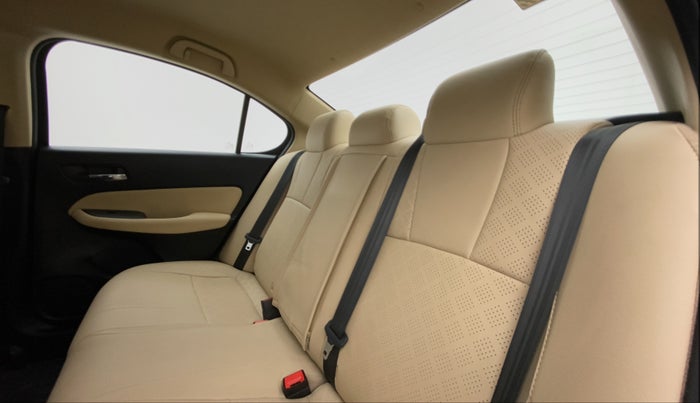 2022 Honda City 1.5L I-VTE V CVT, Petrol, Automatic, 18,830 km, Right Side Rear Door Cabin