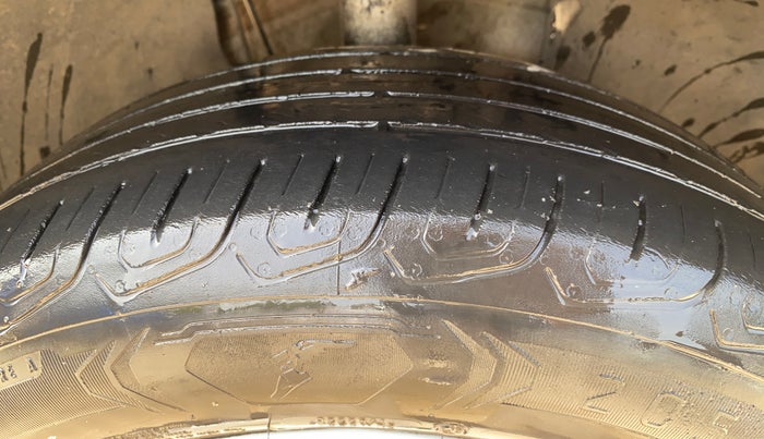 2022 Volkswagen TAIGUN HIGHLINE 1.0 TSI MT, Petrol, Manual, 71,467 km, Right Front Tyre Tread