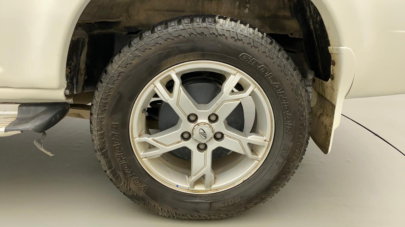 2017 Mahindra Scorpio S4 PLUS 1.99 INTELLI-HYBRID, Diesel, Manual, 84,345 km, Left Rear Wheel