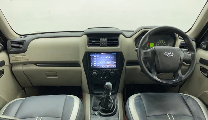 2017 Mahindra Scorpio S4 PLUS 1.99 INTELLI-HYBRID, Diesel, Manual, 84,345 km, Dashboard