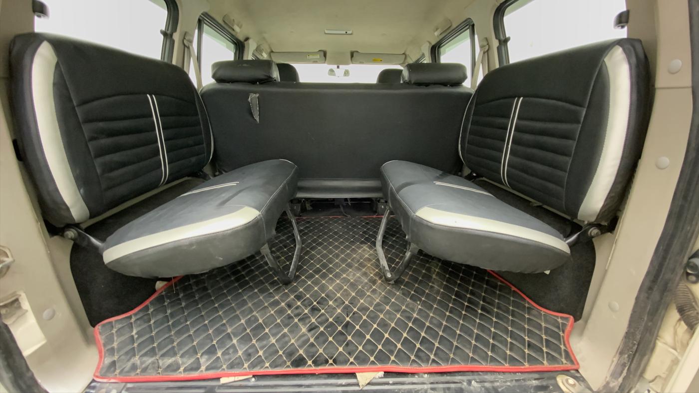 2017 Mahindra Scorpio S4 PLUS 1.99 INTELLI-HYBRID, Diesel, Manual, 84,345 km, Third Seat Row ( optional )